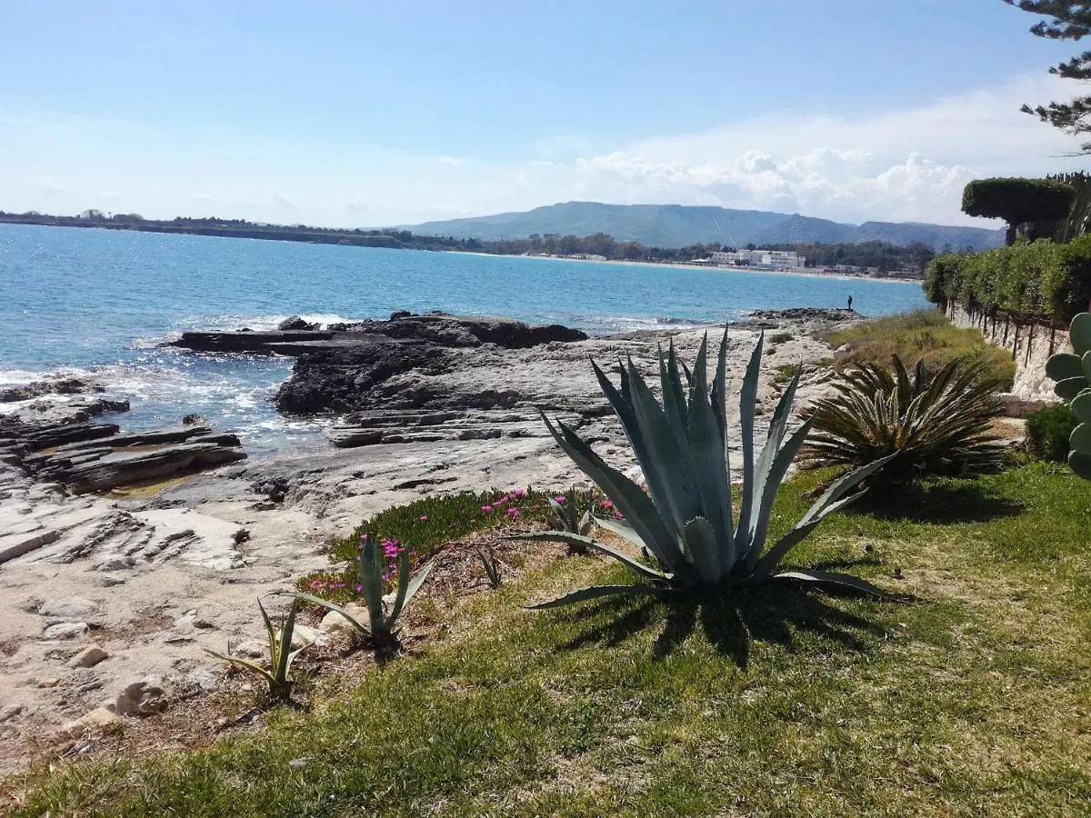 Bed & Breakfast Nido Colorato B&B Fontane Bianche